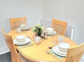 Central Banbury 2Bed Flat Parking with CCTV M40 links