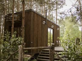 Carthome II Arthome - klimatyczny leśny domek，位于Wola Żarczycka的酒店