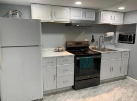A Cozy Corner with kitchen and parking，位于Drexel Hill的酒店