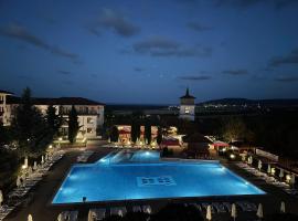 Harmony Hills Tomovi Apartament F43，位于罗格其维的酒店