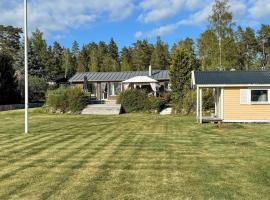 Amazing Home In Motala With Wifi，位于穆塔拉的酒店