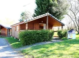 Charmant Chalet Familial avec Terrasse et Activités d'Été - Camping 2 Étoiles - FR-1-489-400
