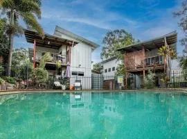 Damia Villa 2 Agnes Water - pool, walk to beach, air conditioned