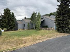 Provo Canyon Mountain Home，位于普罗沃的酒店