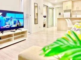 High-Floor 2BR Apartment Near Sky Tower Pool Gym