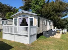 Lovely 6 Berth Caravan With Front Decking At Valley Farm Holiday Park Ref 46516V