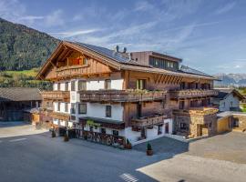 Hotel Alpenstolz，位于米德尔斯的酒店