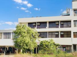 Hotel O Skyfox，位于Mohali的酒店