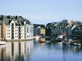 Nær Sentrum Stor, Privat og Koselig Rom