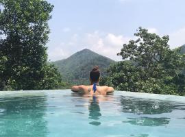 AHAS GAWWA Eco Lodge，位于帕杜克的酒店