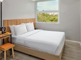 Go Hotels Plus Bacolod - Newly Renovated，位于巴科洛德的酒店