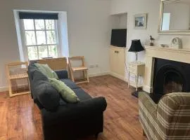 Berryhill Maids Quarters - 1 bedroom - Sleeps 1 or a couple - Dogs Welcome - Off-road Parking - Suit Contractors - Peterhead 1 mile - Newly Refurbished - Open plan kitchen -living - dining - 1 bathroom - Shed and drying room available
