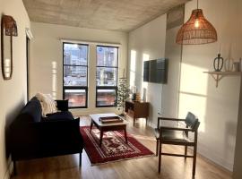 Cozy apartment-Old Port Montreal，位于蒙特利尔的酒店