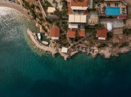 Agrilia Koromili Retreat，位于Paralia Livadostratas的带泳池的酒店