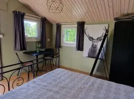 Cosy private cottage with stunning view