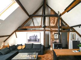 The Castle Loft - Pascal's Angels，位于Clemency的酒店