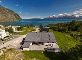 Lyngen Aurora House，位于Koppangen的酒店