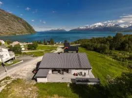 Lyngen Aurora House