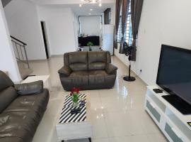 Homestay Desaru Balau，位于Bandar Penawar的木屋