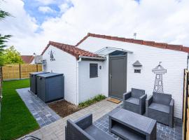 Myfa Beachcottage Zeewind II 270，位于布列登的酒店