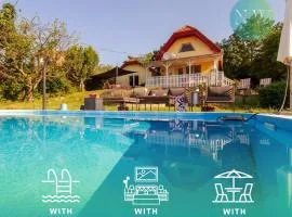 2BR Lavender Hideaway House by NW