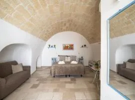 Fratti 21 Private Studio in Ostuni Old Town