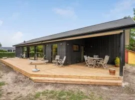 Stunning Home In Juelsminde With Wifi