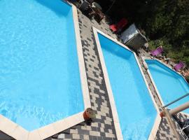 Holiday Home Paradiso，位于克拉斯的酒店