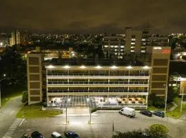 Dr Cesar Carman