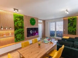 Luxury space with free parking & Air condition