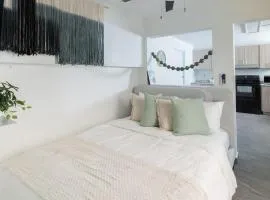 AQUA Terrazas Studio 3 - Beachfront, Pool, Local Fun & Dining