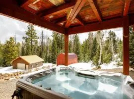 Pine View Cabin Retreat, Hot Tub, Walk Out Patio