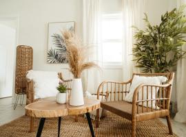 Back at Belmar，位于贝尔马的酒店