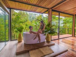Suite Alpayaku, Suite Boutique Privada con Desayuno Incluido, Cedro Amazon Lodge，位于Mera的酒店