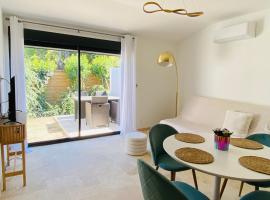 Nans&eacute;a Lodge en Provence，位于南莱潘的木屋