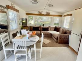 Hoburne Devon Bay Holiday Home Fresh Bright Rental - Home from home，位于托基的酒店