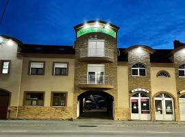 Hotel Pálma，位于尼尔巴托尔的酒店