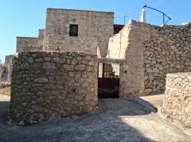 Πέτρινο σπίτι-Stone house