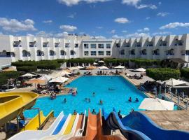 Hôtel Les Pyramides Club，位于Yasmine的酒店