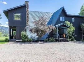 Cedar Creek Chalet - Snowmobilers Dream - Hot tub