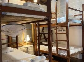 La Perla Hostel and Cabins，位于Las Tunas的酒店