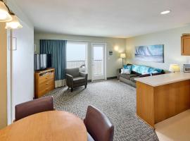 Oceanfront Suite - Sleeps 6 - Beach Access & Full Kitchen，位于林肯市的Spa酒店