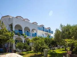 Apartments by the sea Sucuraj, Hvar - 3589