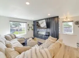 Heated Garage, Walk to Waterfront: Michigan Escape
