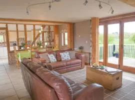 Henry's Barn - Ukc3168