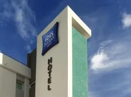 伊菲尼阿克圣布里厄宜必思快捷酒店