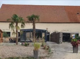 Gîte confortable avec piscine couverte et spa à Couzon - FR-1-489-483