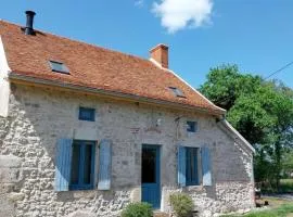 Gîte Les Hirondelles à Chavroches - 5 personnes, animaux acceptés - FR-1-489-574