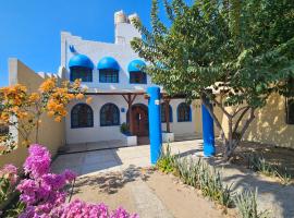 Quinta del Aguila - Beachfront Family Villa & Private Pool，位于锡瓦塔塔内霍的自助式住宿