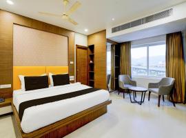 Townhouse OAK Hotel Vista Orchid，位于蒂鲁帕蒂提鲁帕帝机场 - TIR附近的酒店